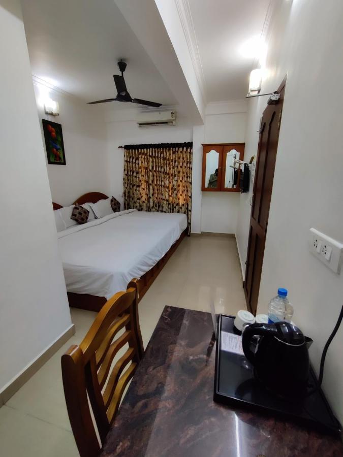Thayamkery'S Royal Inn Kochi Ngoại thất bức ảnh