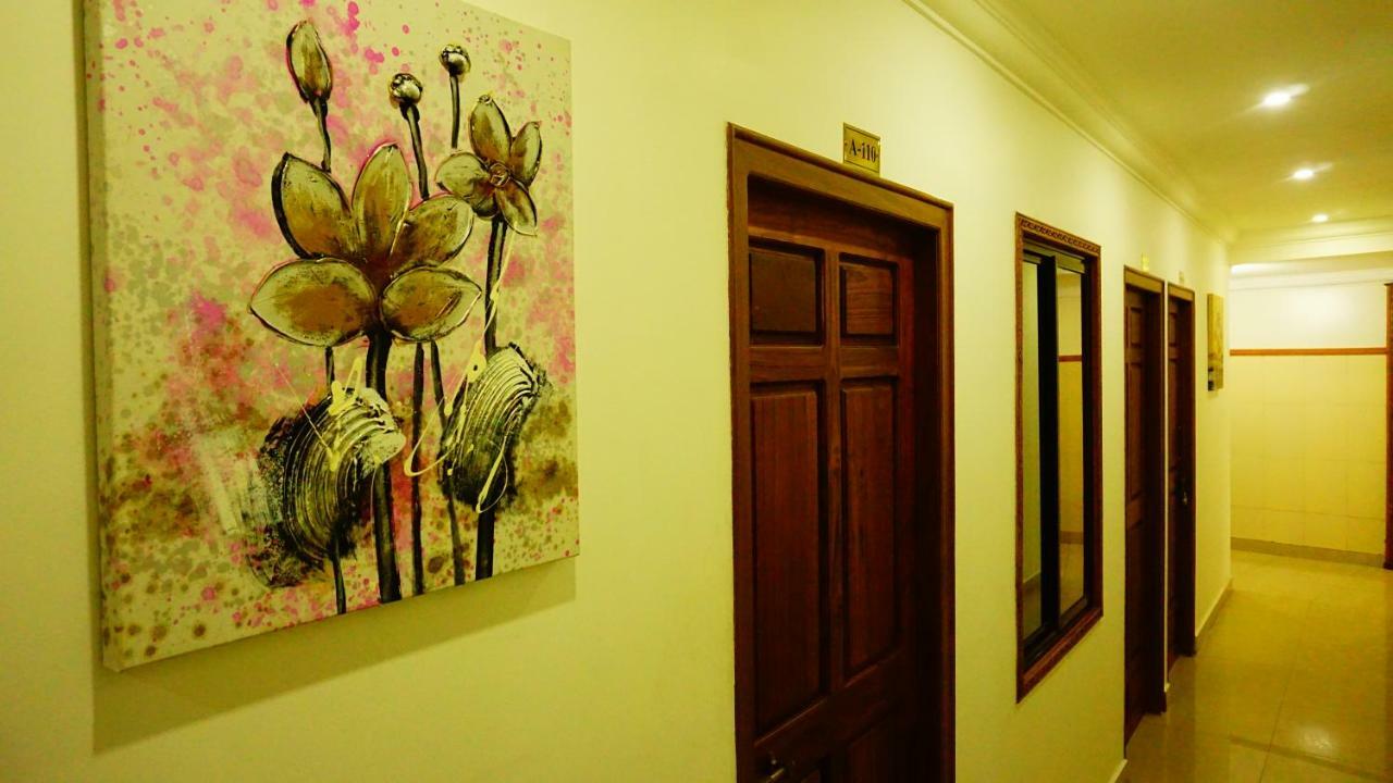 Thayamkery'S Royal Inn Kochi Ngoại thất bức ảnh