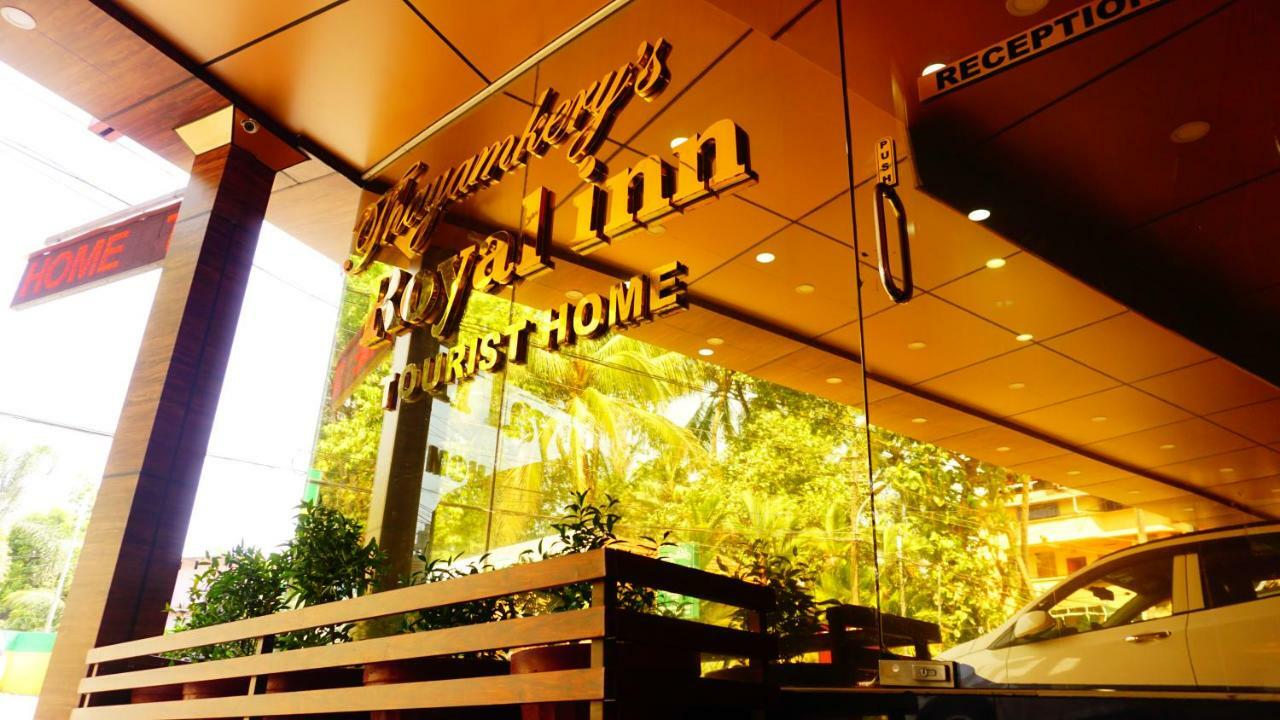Thayamkery'S Royal Inn Kochi Ngoại thất bức ảnh