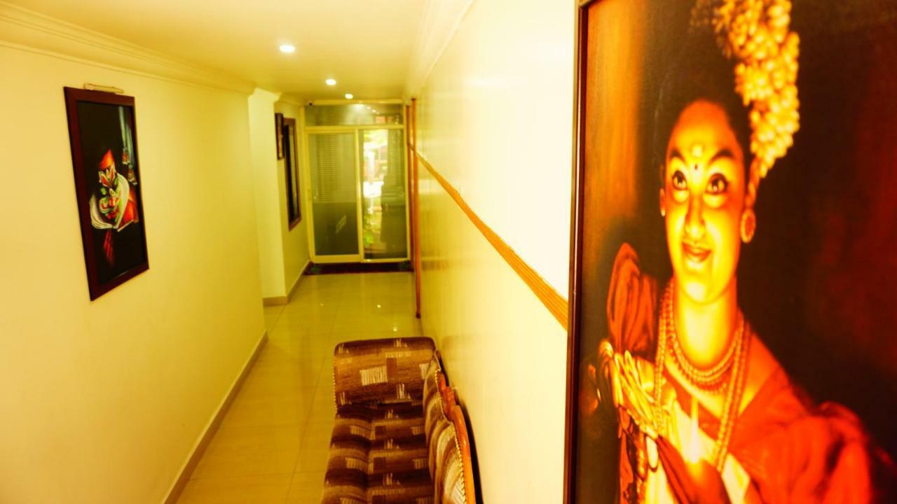 Thayamkery'S Royal Inn Kochi Ngoại thất bức ảnh