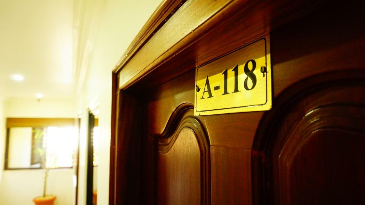 Thayamkery'S Royal Inn Kochi Ngoại thất bức ảnh