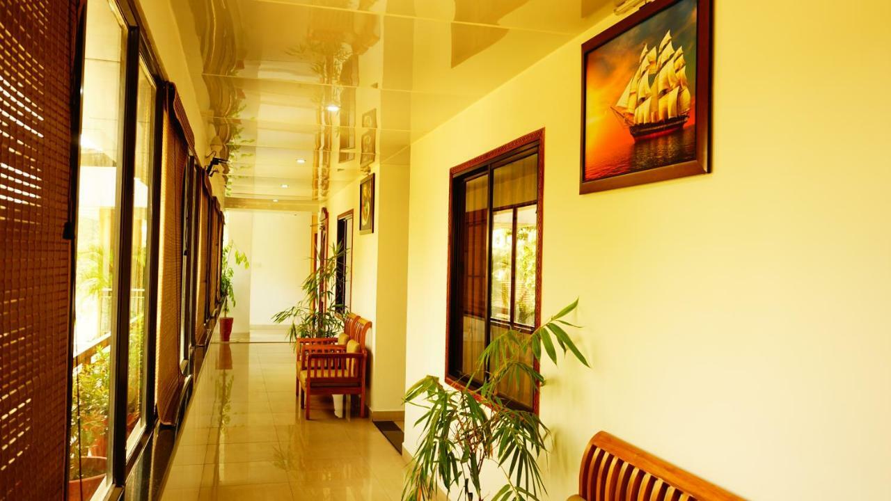 Thayamkery'S Royal Inn Kochi Ngoại thất bức ảnh