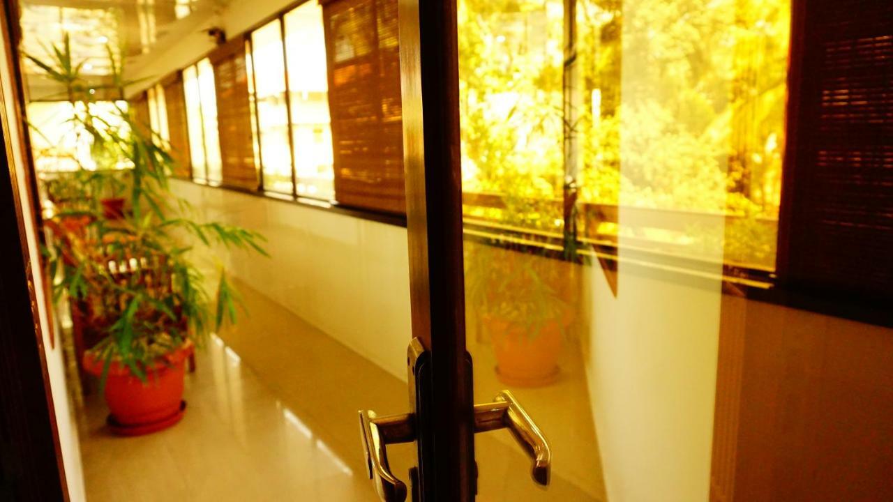 Thayamkery'S Royal Inn Kochi Ngoại thất bức ảnh