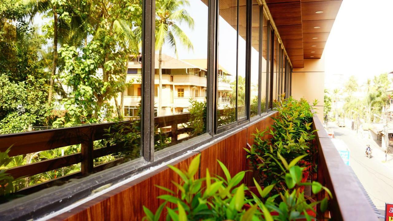 Thayamkery'S Royal Inn Kochi Ngoại thất bức ảnh