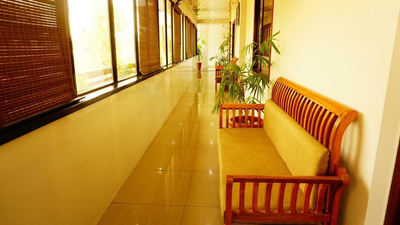 Thayamkery'S Royal Inn Kochi Ngoại thất bức ảnh
