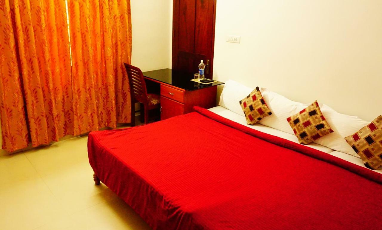Thayamkery'S Royal Inn Kochi Ngoại thất bức ảnh