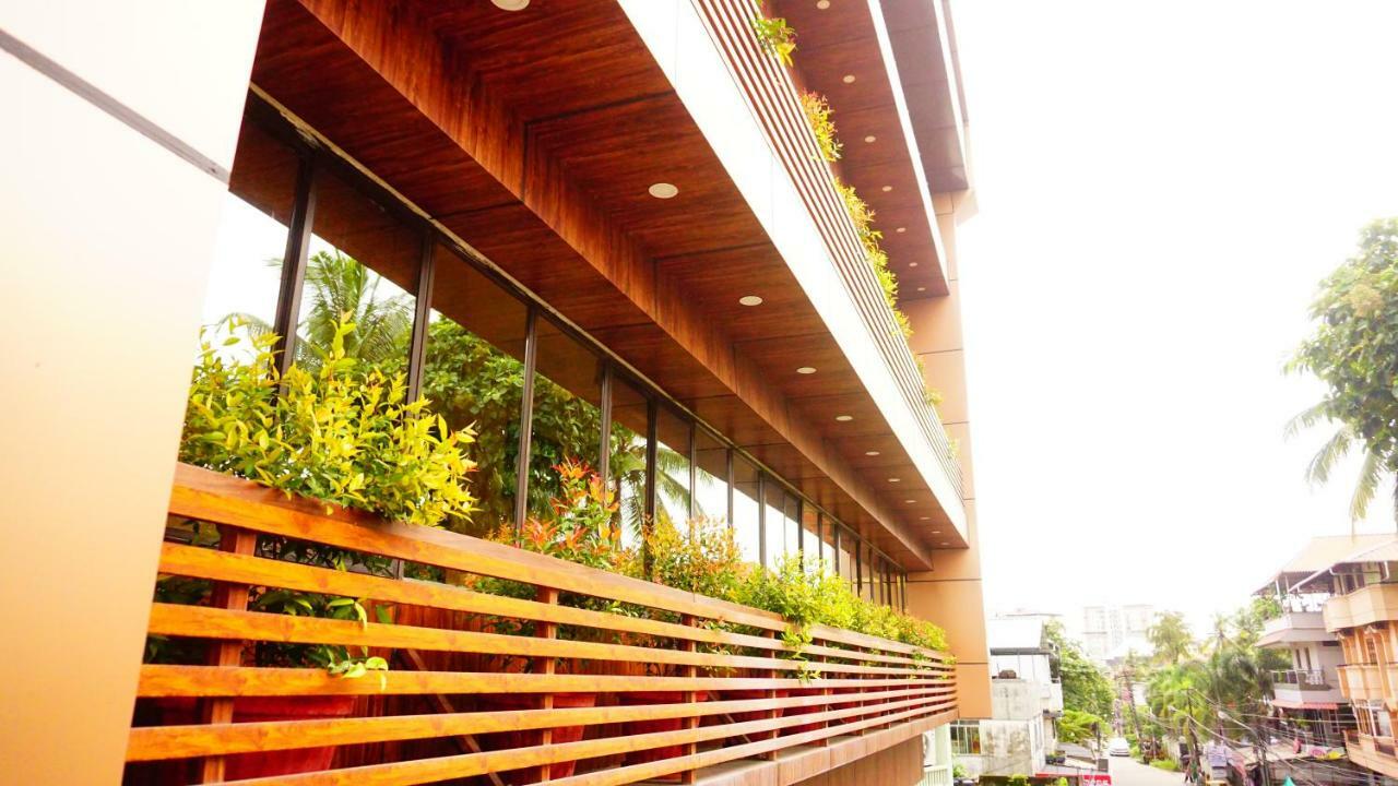 Thayamkery'S Royal Inn Kochi Ngoại thất bức ảnh