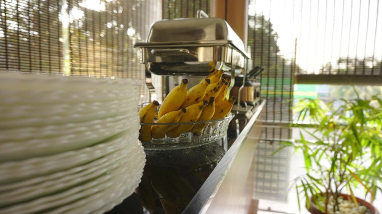 Thayamkery'S Royal Inn Kochi Ngoại thất bức ảnh